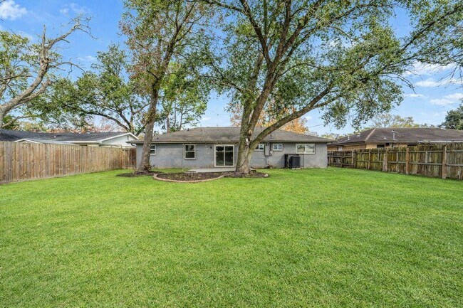 Building Photo - 6015 W Airport Blvd