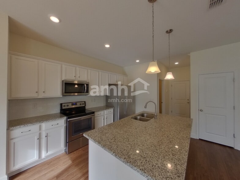 Building Photo - 4241 Reisswood Lp