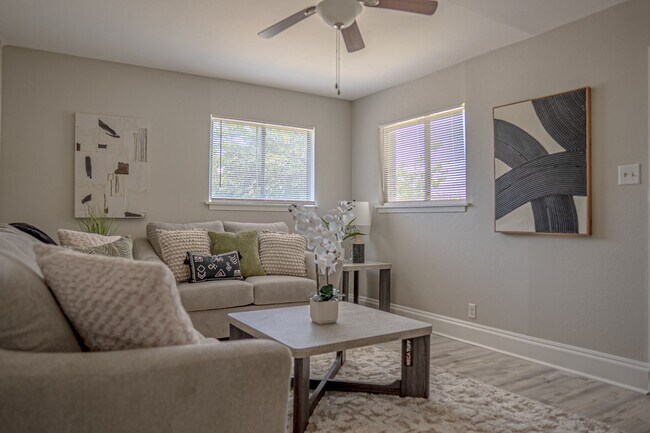 Building Photo - FREE FEBRUARY RENT!!!!!!!!!! RENT REDUCED TO $1,195!!!