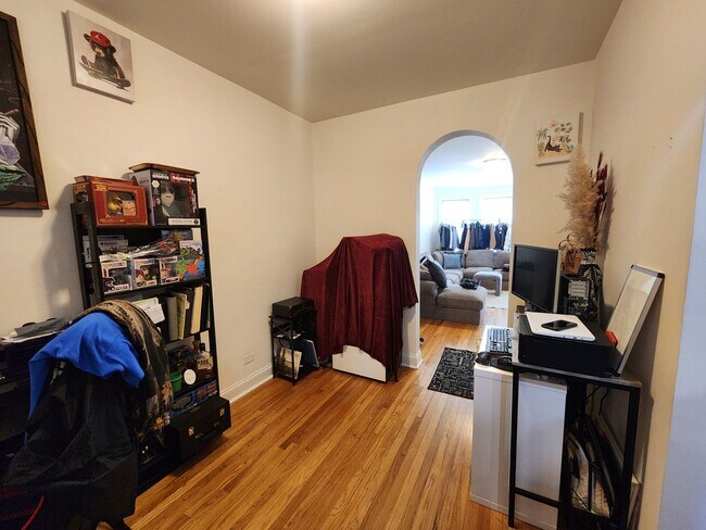 Building Photo - Spacious and Bright 1 Bedroom in Northpark