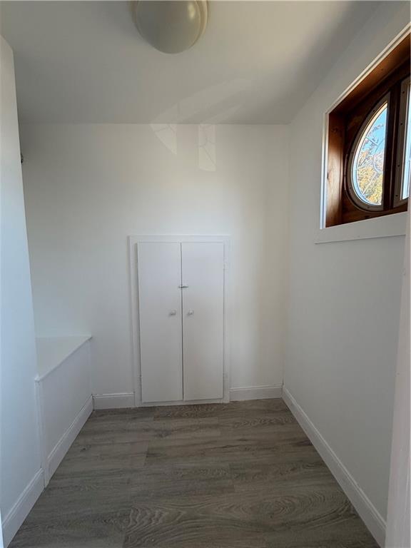 Building Photo - 112 King Phillip St