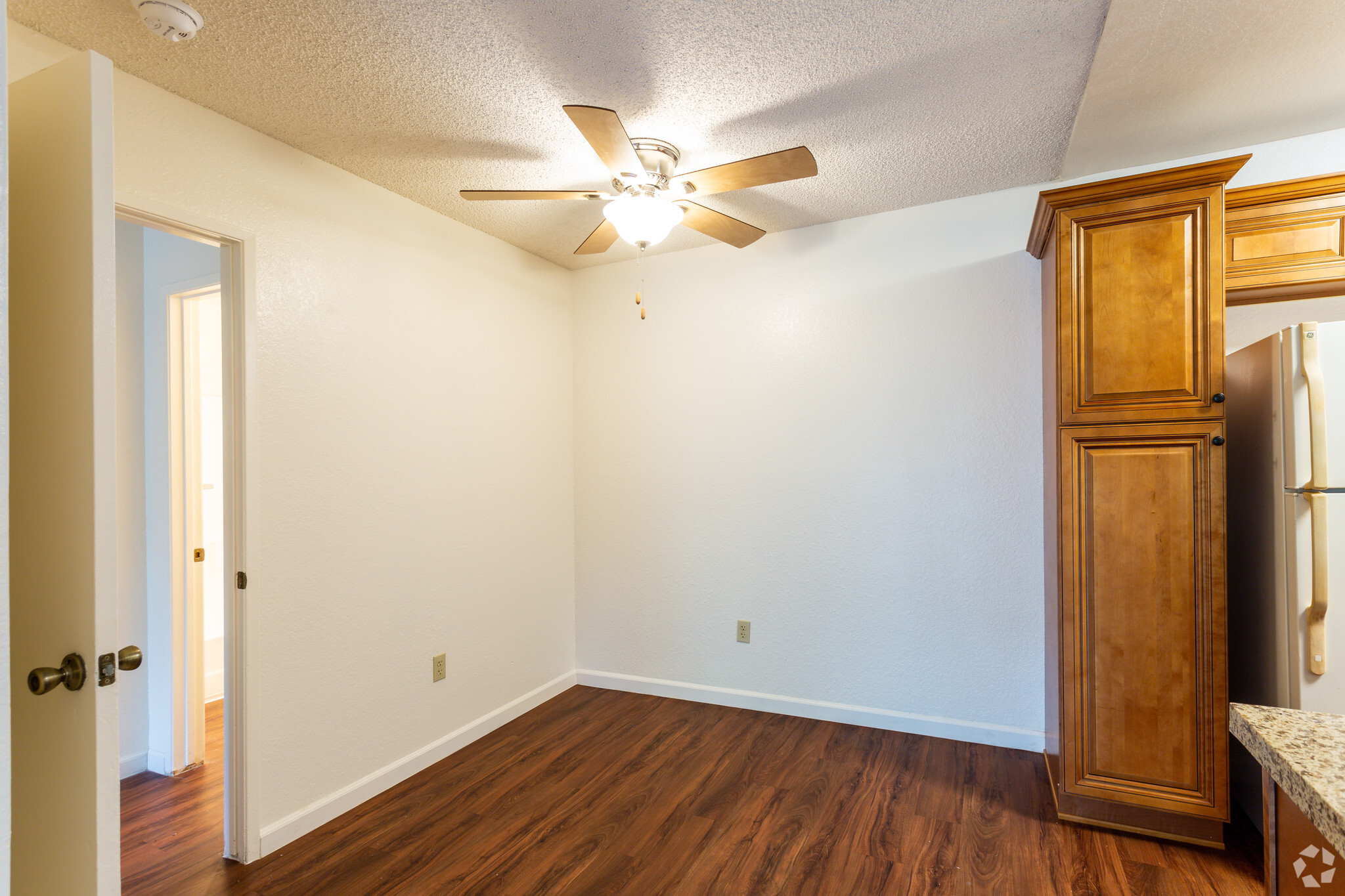 1BR, 1BA - 637 SF - Camino Colony