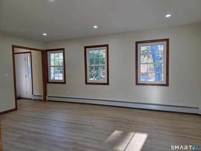 Building Photo - 29 Brook Pine Dr