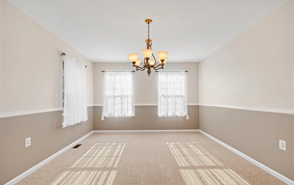 Building Photo - 387 Wheatfield Cir