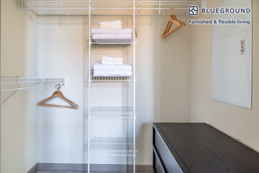 Building Photo - 7011 Sunne Ln