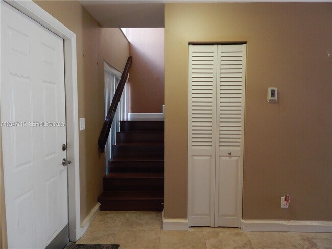 Building Photo - 6959 SW 110th Ct