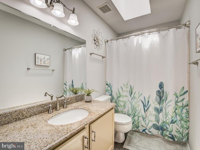 Building Photo - 15744 Beau Ridge Dr