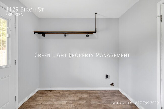 Building Photo - 1129 Birch St