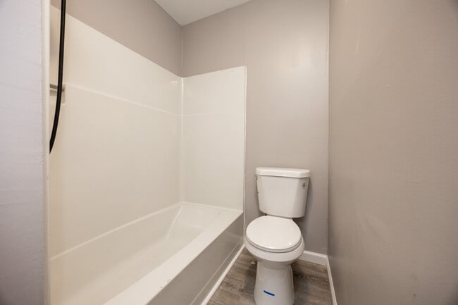 Building Photo - 1114 Bayless Pl