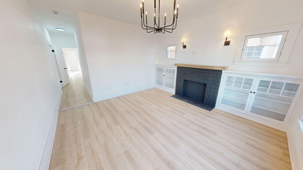 Interior Photo - 3rd St