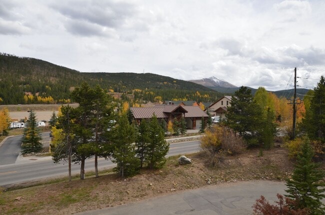 Building Photo - Unfurnished 2 Bed 2 Bath Condo-HEAT INCLUDED!