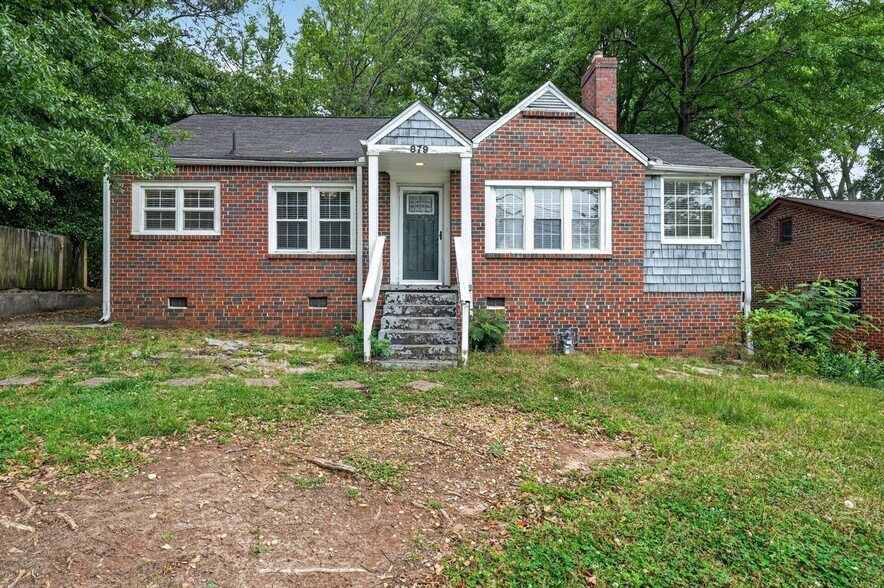 Building Photo - 879 Sylvan Pl SW