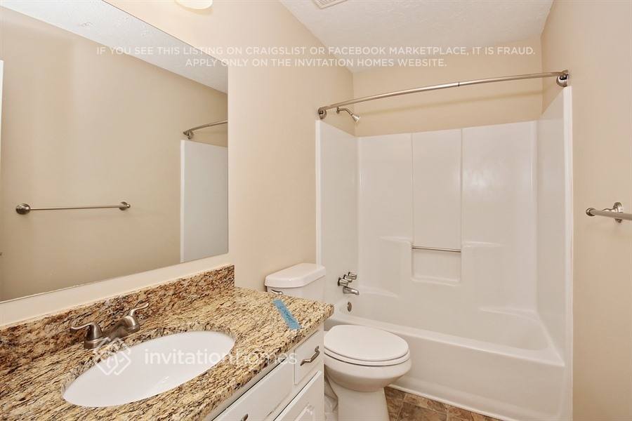 Building Photo - 166 Bluebird Dr