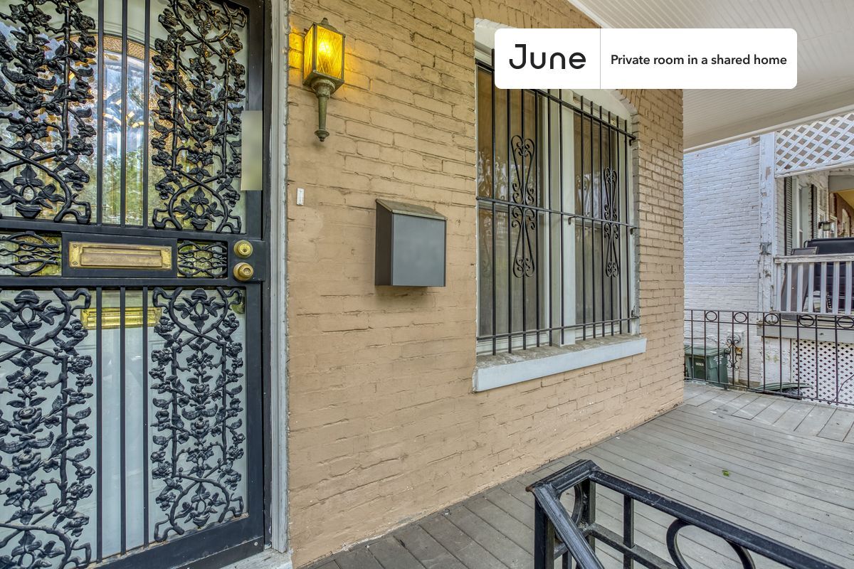 Building Photo - Room in Shared 4 bed/2 bath home in Columbia Heights