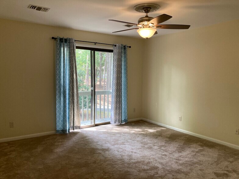 Bedroom 1 upstairs - 185 Eagle Peak Cir