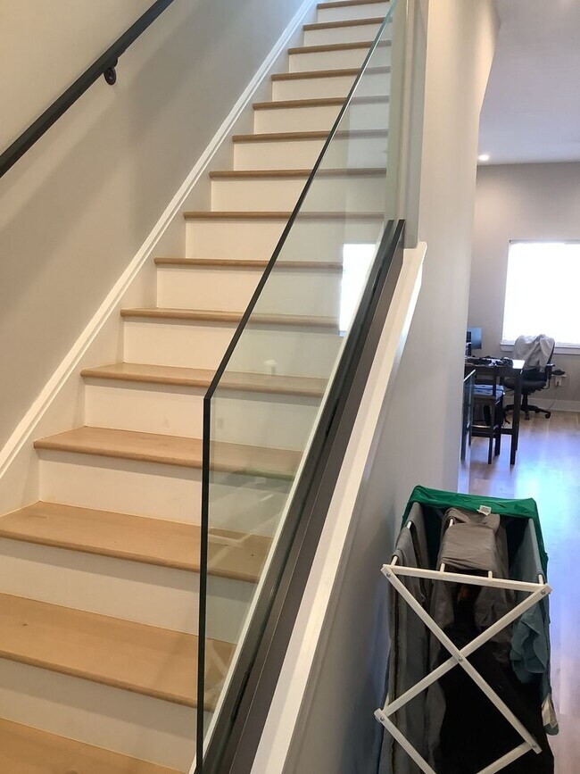 Building Photo - 1615 Ogden St