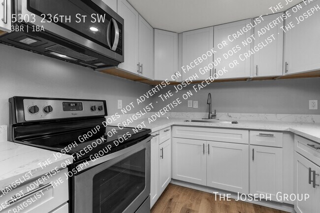 Building Photo - 5303 236th St SW