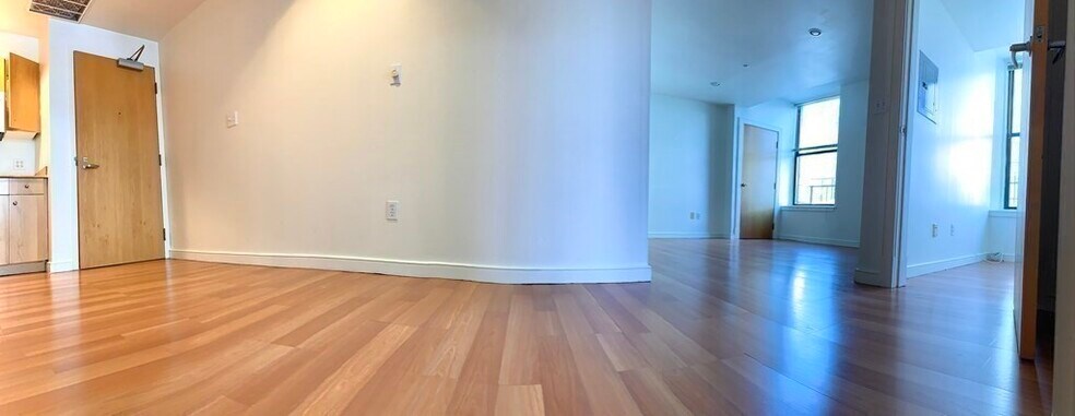 Building Photo - 170 Tremont St