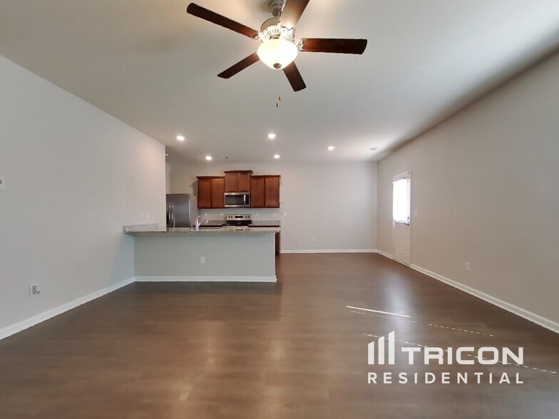 Building Photo - 4822 Moccasin Ct