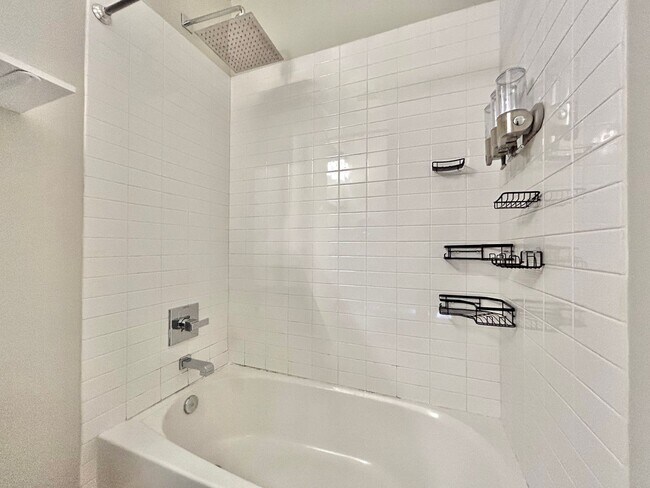 Building Photo - Charming Downtown High Rise Condo  1BD/1BA with Upgraded Features