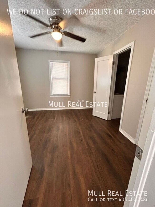 Building Photo - 4801 N Willow Ave