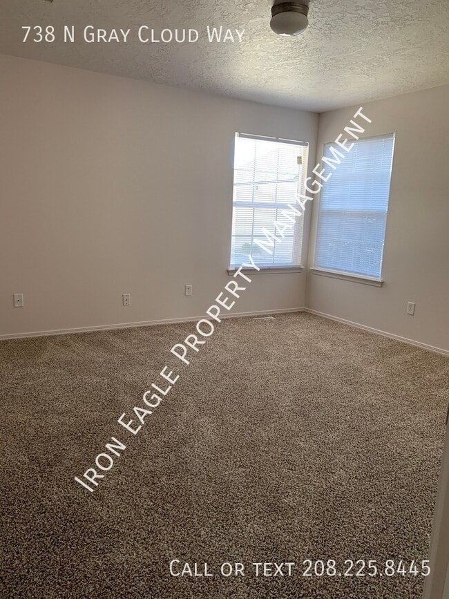 Building Photo - 738 N Gray Cloud Way