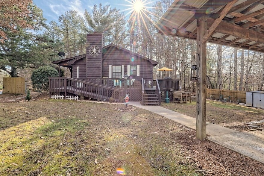 Primary Photo - 19 Bell Ln