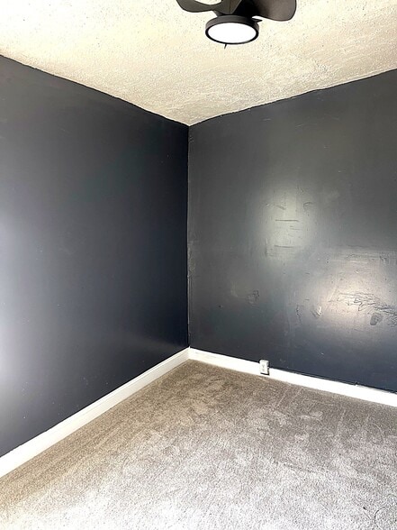 Building Photo - 1627 N Milton Ave