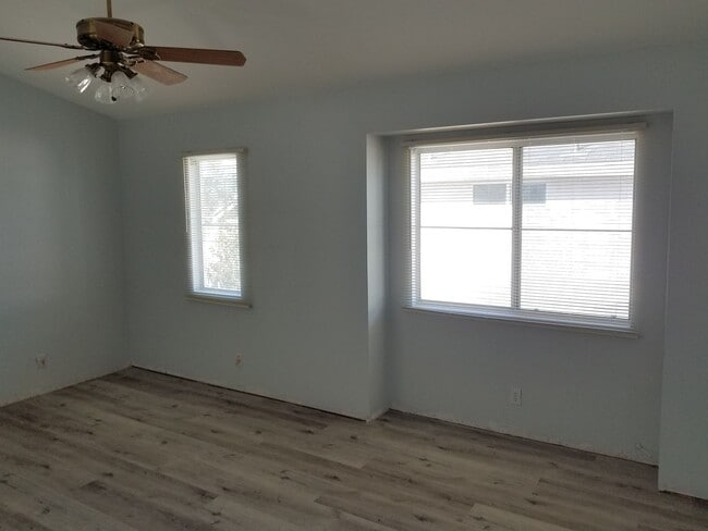 Building Photo - Nicely Renovated Home in Gated Community -...