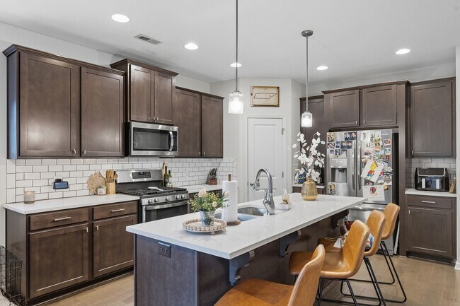 Building Photo - West Knoxville 37923 - 5 bedroom, 3 bath h...