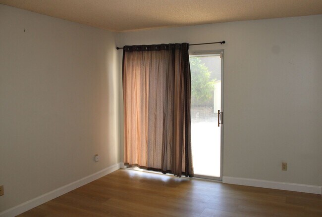 Building Photo - 6351 Chapel View Ln