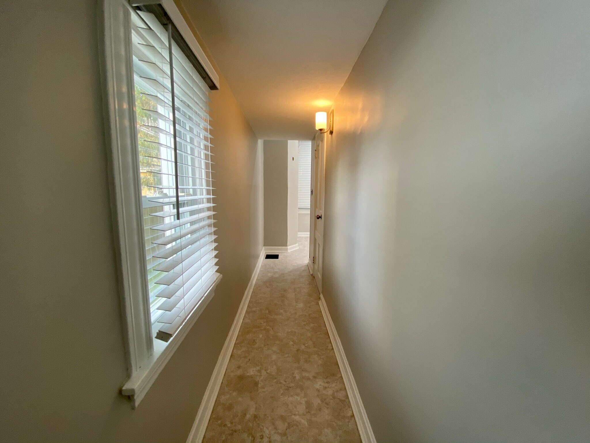 Building Photo - 4816 Myrtle Ave