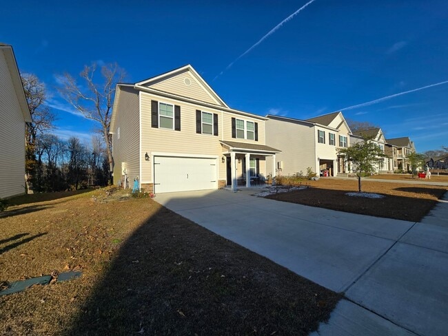 Building Photo - 5 bedroom 3 bath home in Pocalla Springs