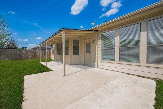 Building Photo - 301 Cedar Branch Dr