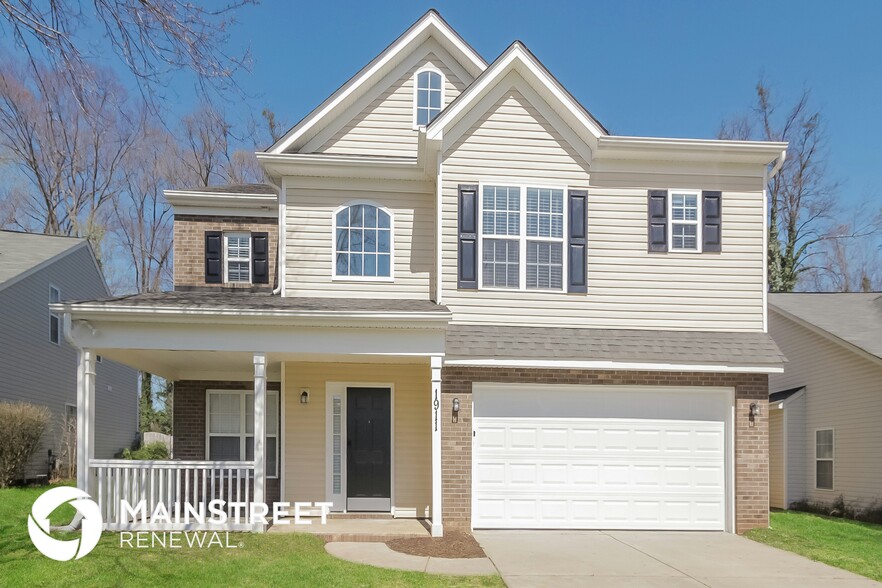 Building Photo - 1911 Elizabeth Oaks Ave