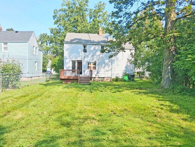 Building Photo - 3 BED 2 BATH BEAUTIFUL SINGLE FAMILY HOME