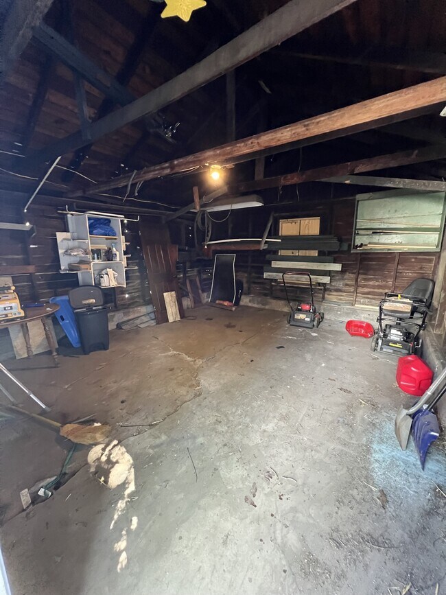 Building Photo - 236 Moores River Dr