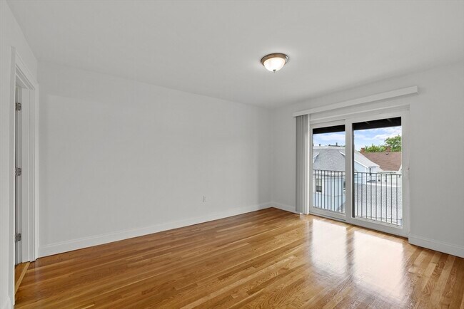 Building Photo - 134 Summer St