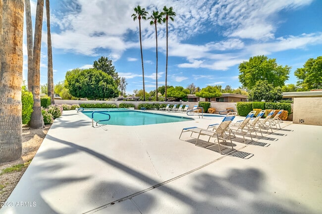 Building Photo - 8161 E Del Cuarzo Dr