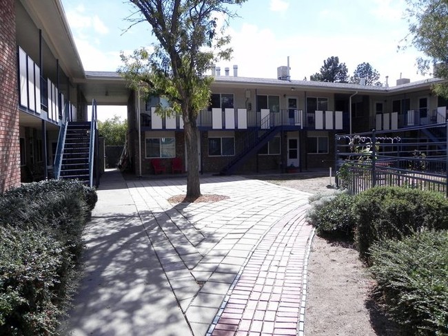 Building Photo - Great Size 1 Bedroom 1 Bath Available Now !!!