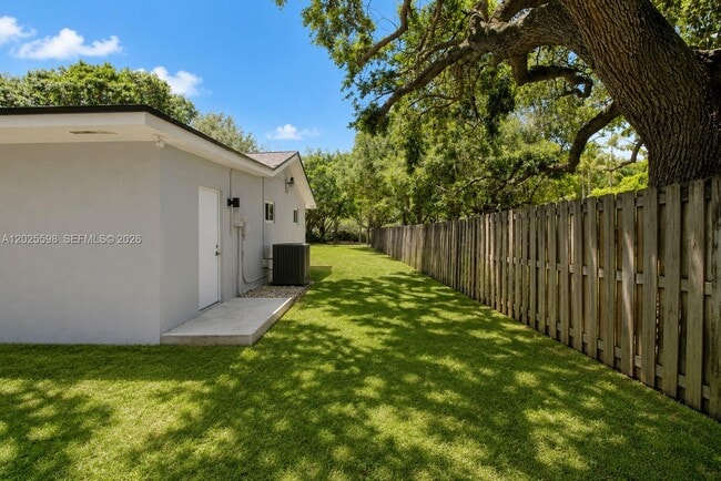 Building Photo - 9421 SW 150th St