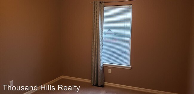 Building Photo - 4 br, 3 bath House - 135 Cavanaugh Place