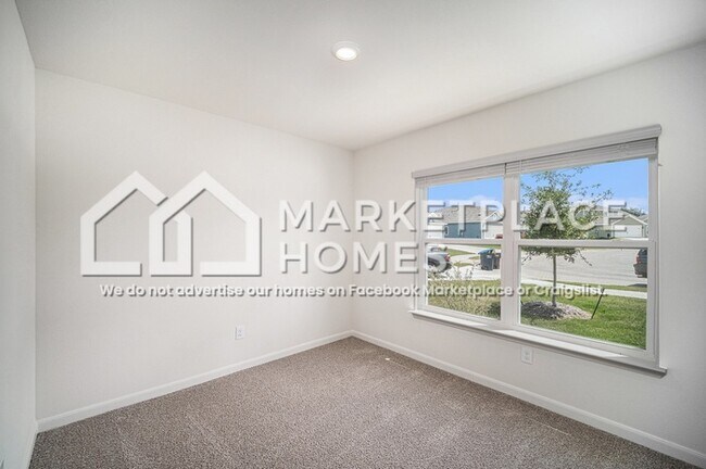 Building Photo - 904 Crimson Wolf Rd