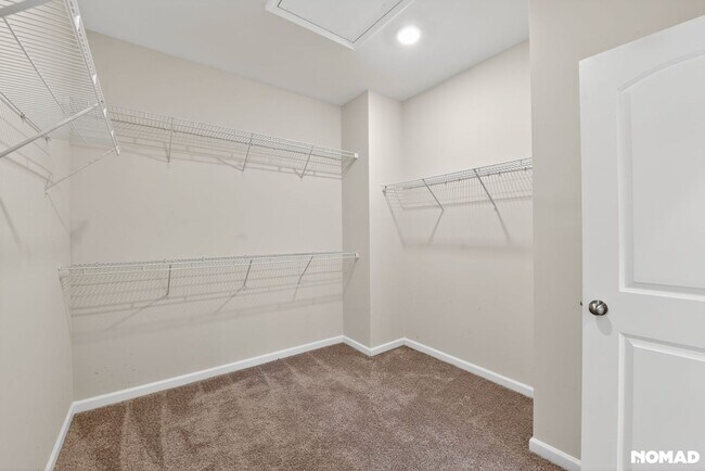 Building Photo - Spacious 3BR Townhome in Matthews