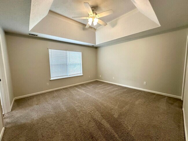 Building Photo - 945 Hunting Horn Wy