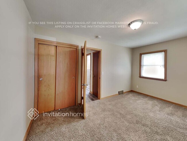 Building Photo - 2113 55th Ave N