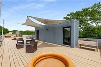 Building Photo - 417 E College Ave