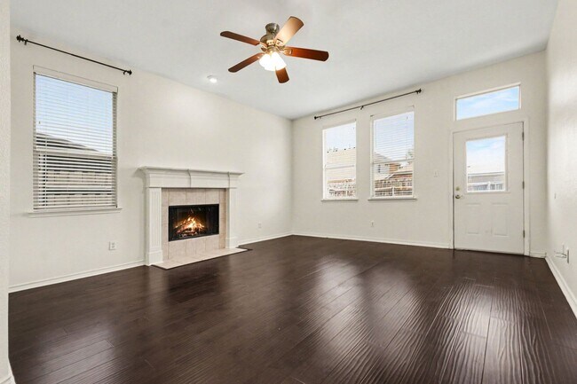 Building Photo - 1707 Briarhollow Dr
