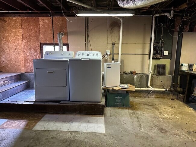 Building Photo - 45 Randlett St