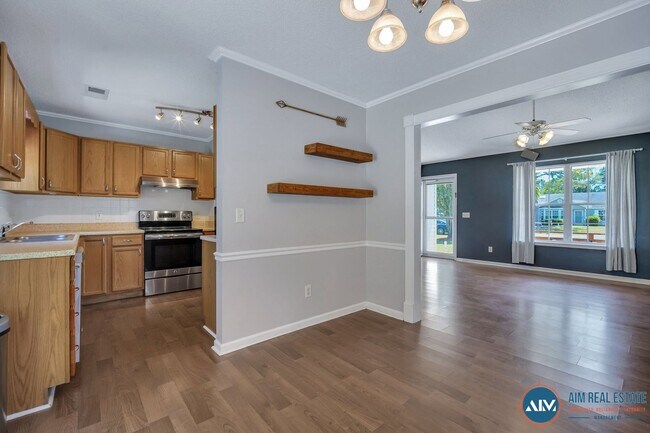 Building Photo - Charming 3-Bed, 2-Bath Home in Historic Beaufort, SC. Call for Details!